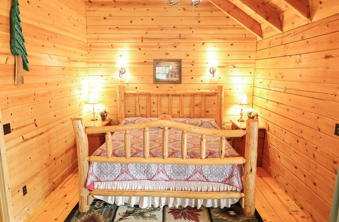 Photo of Bedroom in Blue Eye