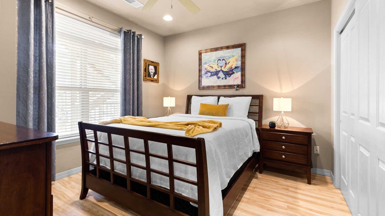 Photo of Bedroom in Hollister