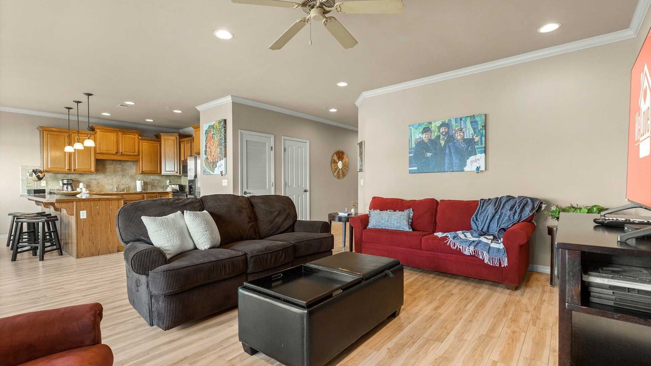 Photo of Livingroom in Hollister