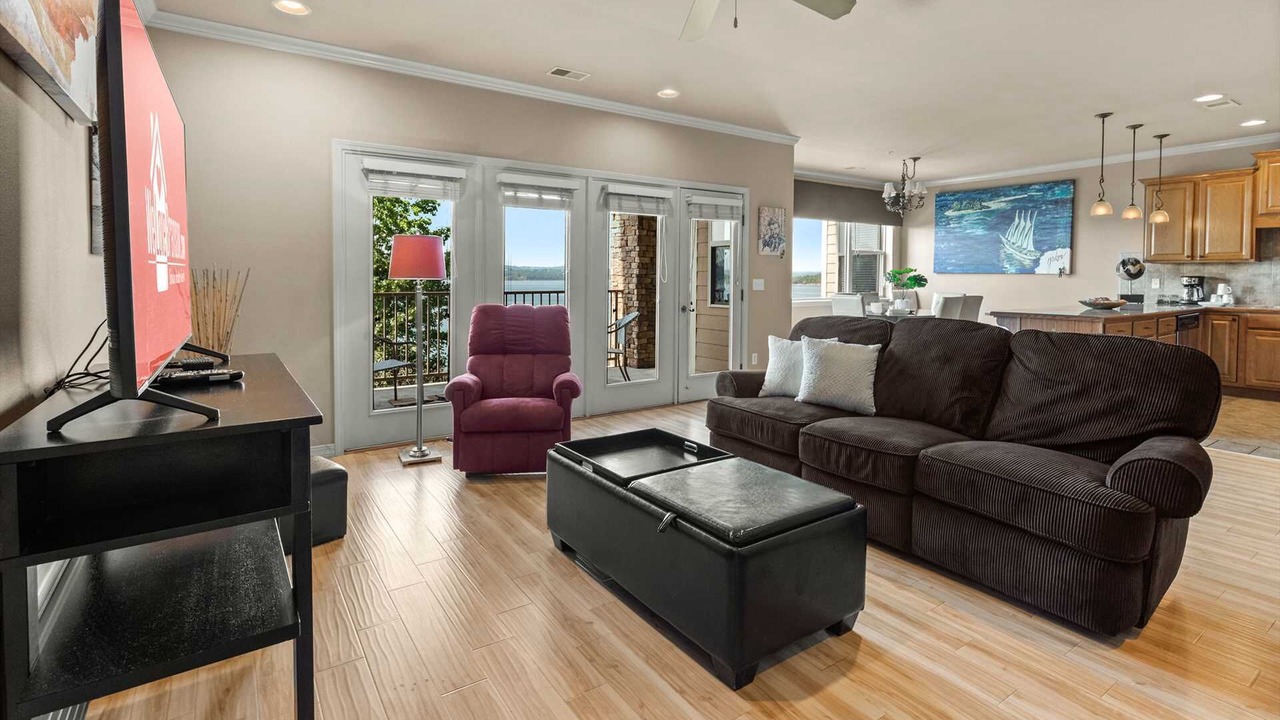 Photo of Livingroom in Hollister