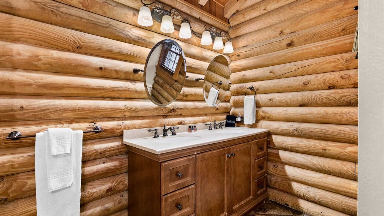 Photo of Bathroom in Branson Theater District