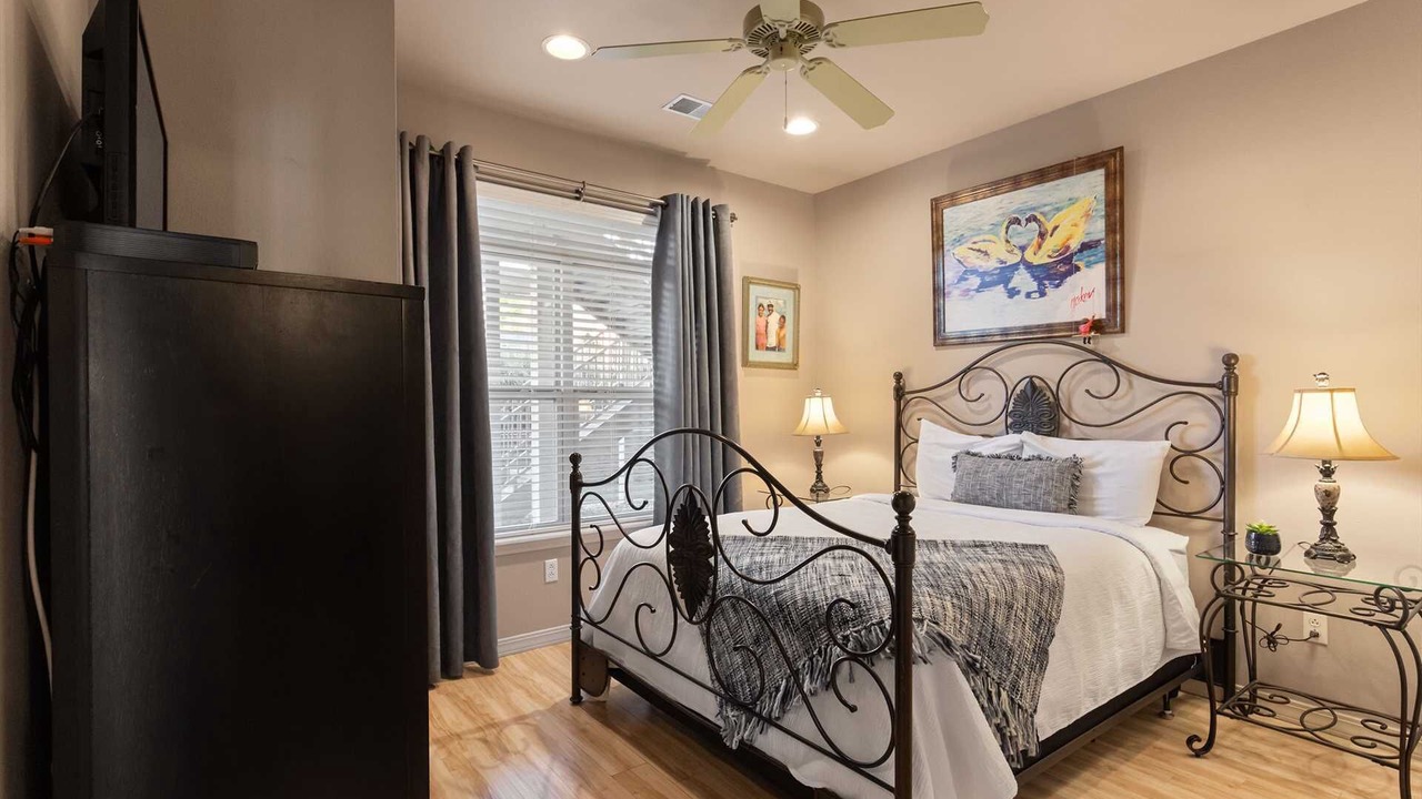 Photo of Bedroom in Hollister