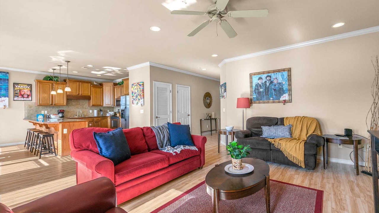 Photo of Livingroom in Hollister