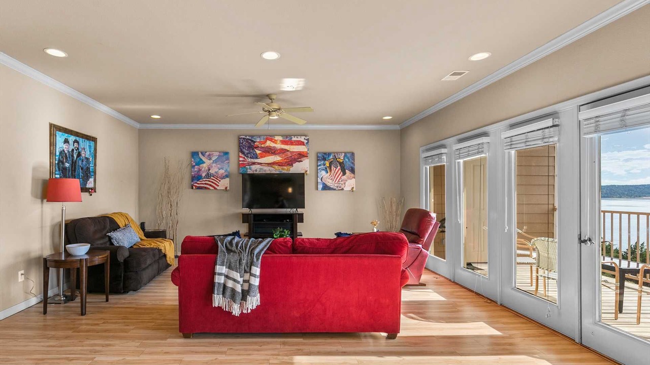 Photo of Livingroom in Hollister