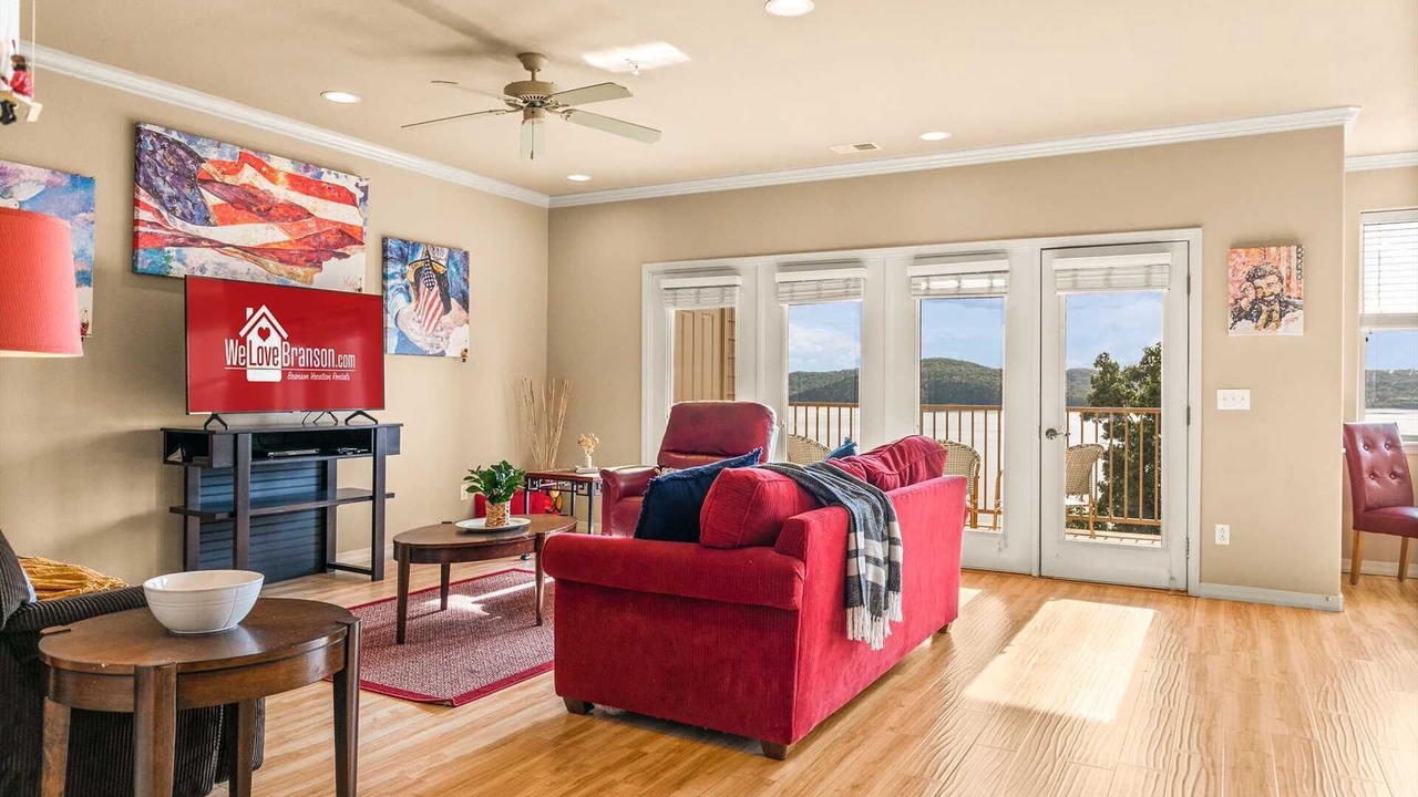 Photo of Livingroom in Hollister