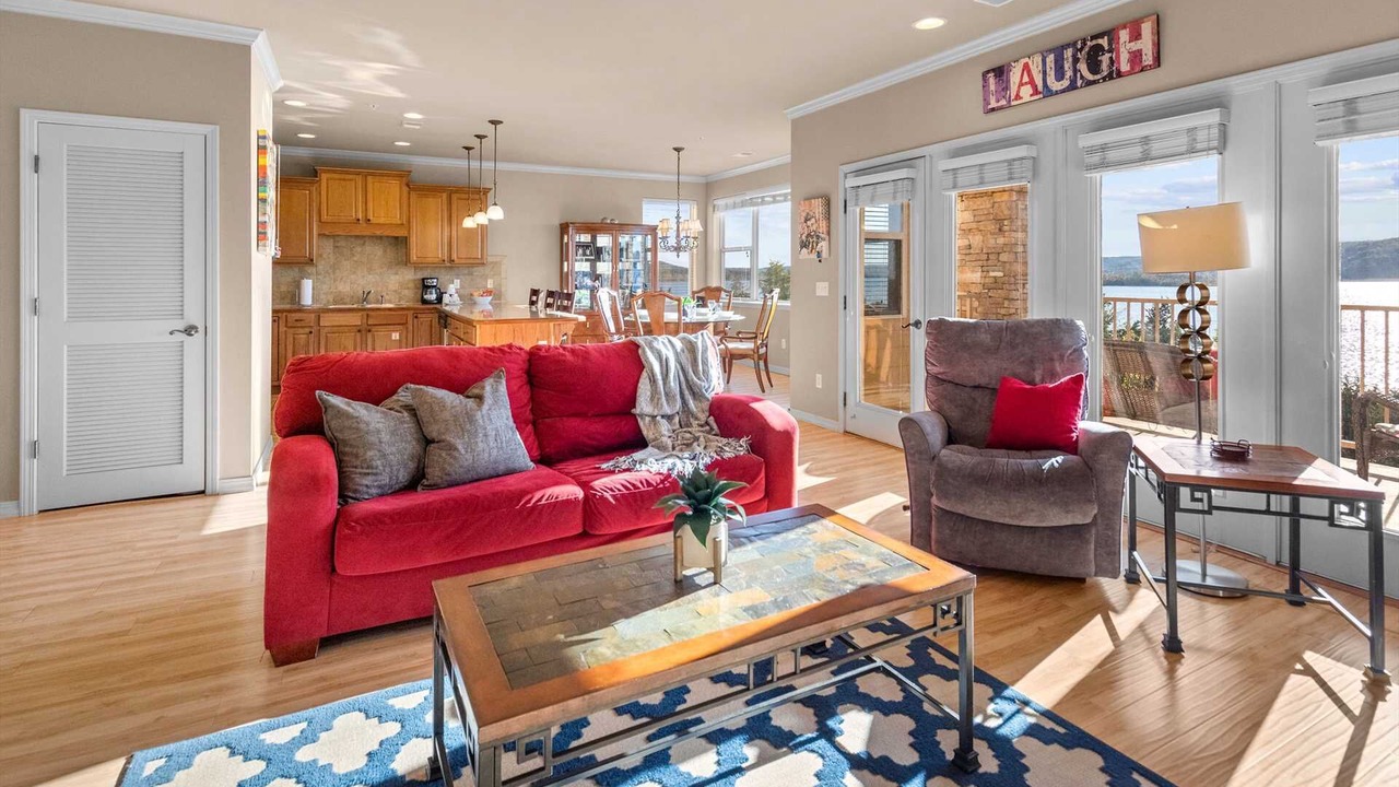 Photo of Livingroom in Hollister