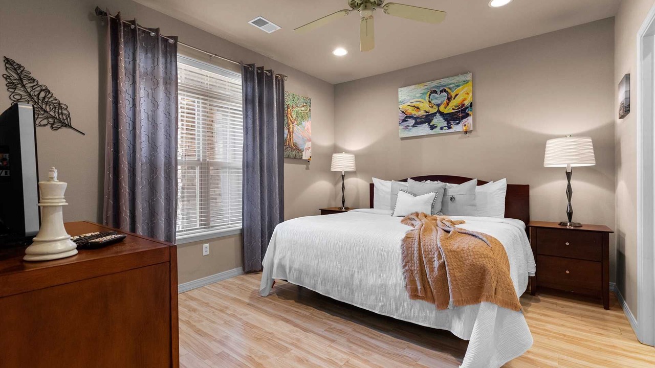 Photo of Bedroom in Hollister