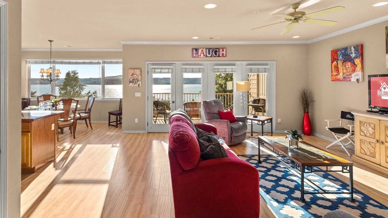 Photo of Livingroom in Hollister