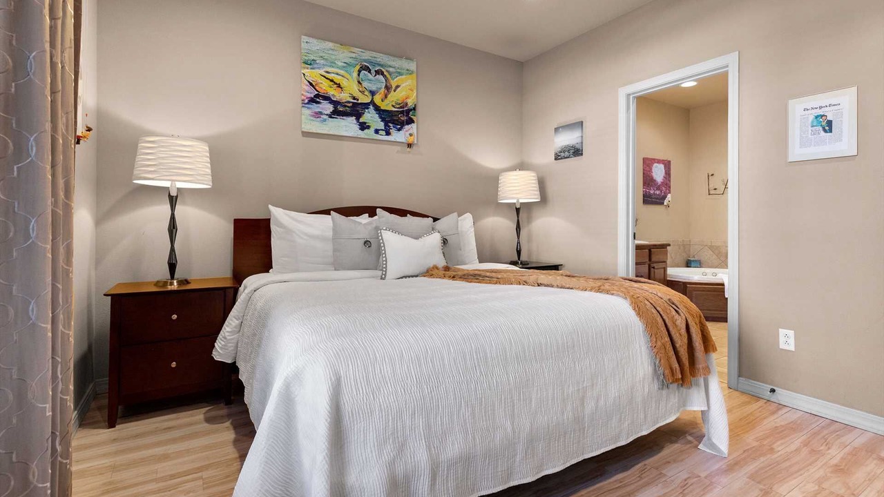 Photo of Bedroom in Hollister