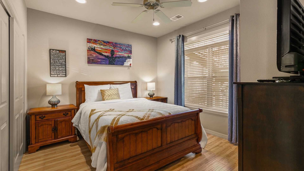 Photo of Bedroom in Hollister