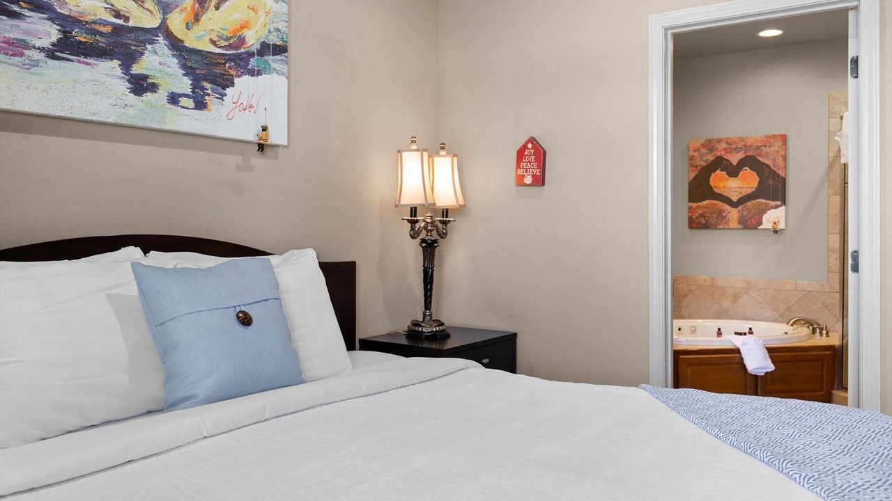 Photo of Bedroom in Hollister