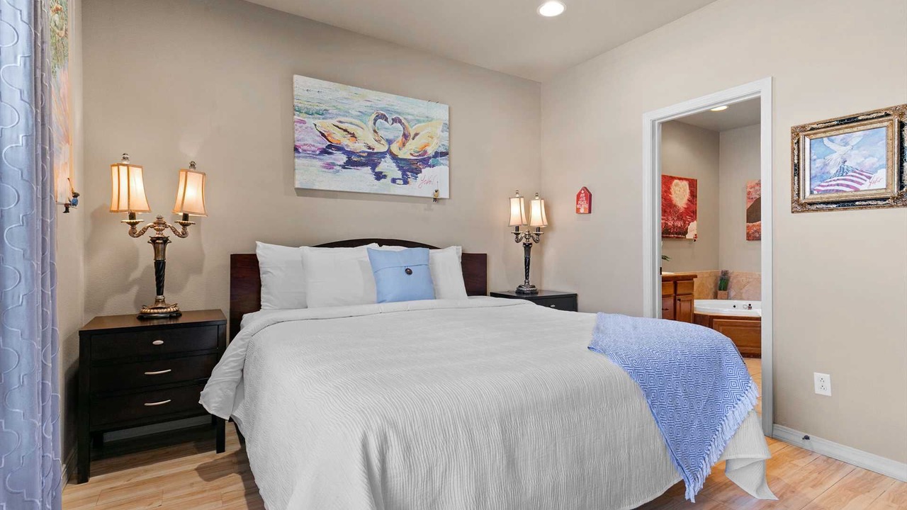 Photo of Bedroom in Hollister