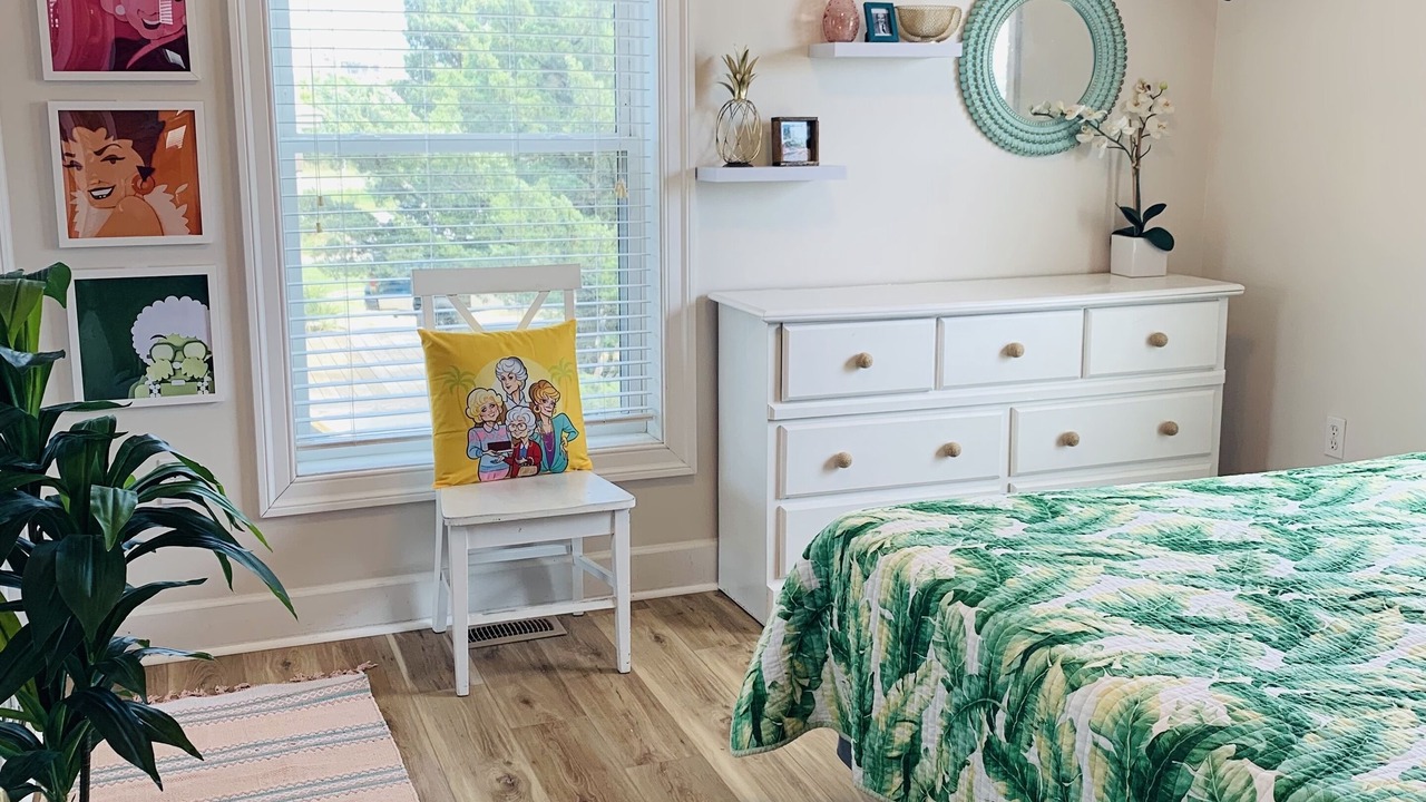 Photo of Bedroom in Waves