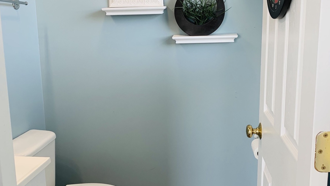 Photo of Bathroom in Waves