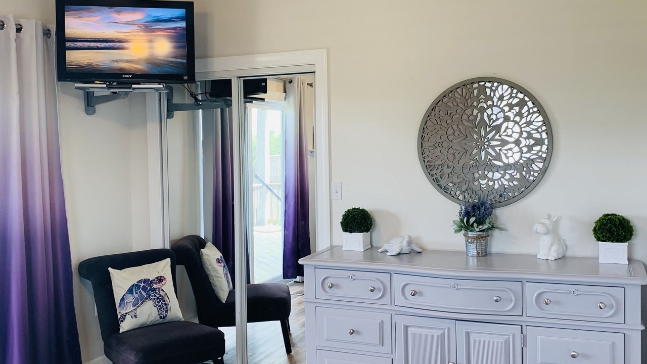 Photo of Bedroom in Waves