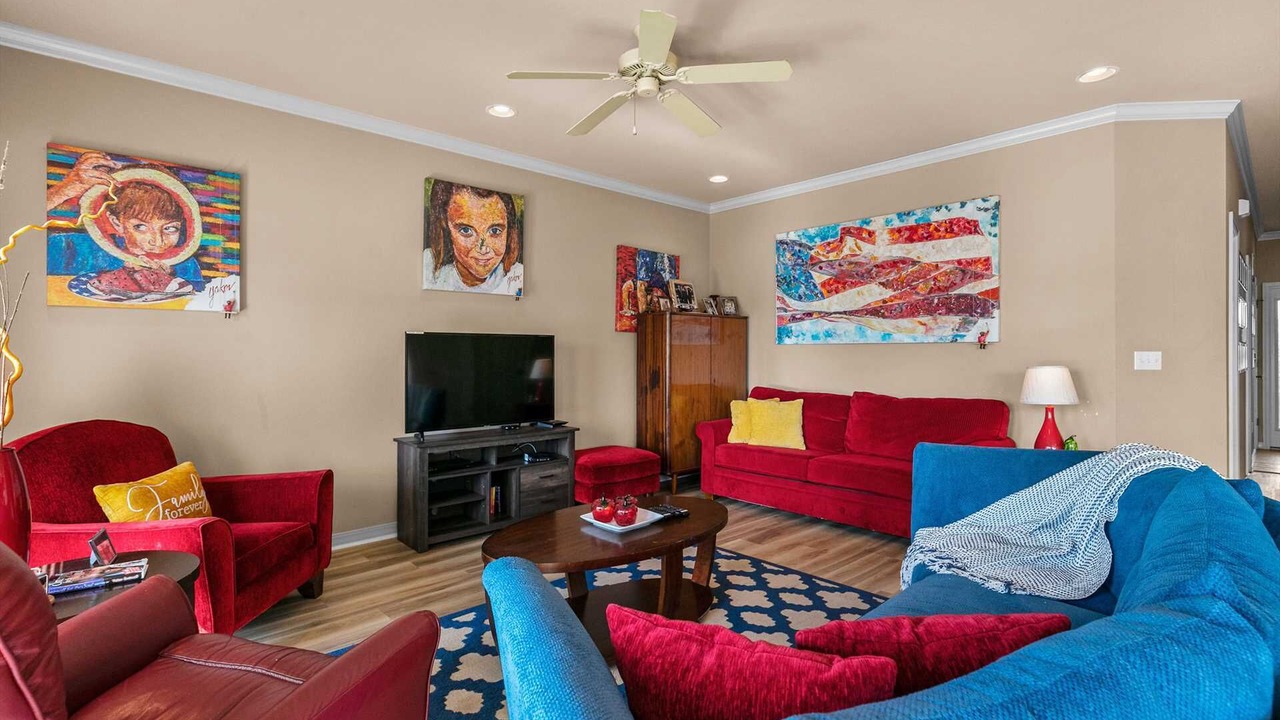 Photo of Livingroom in Hollister