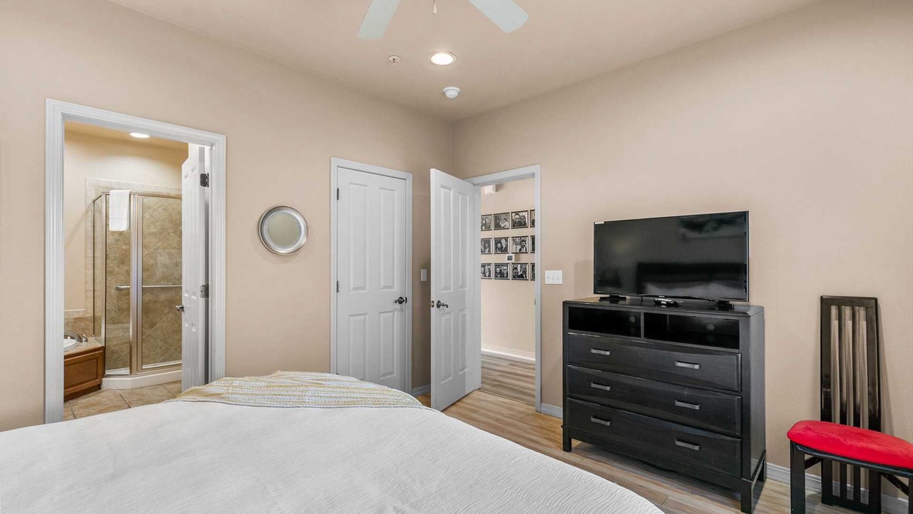 Photo of Bedroom in Hollister