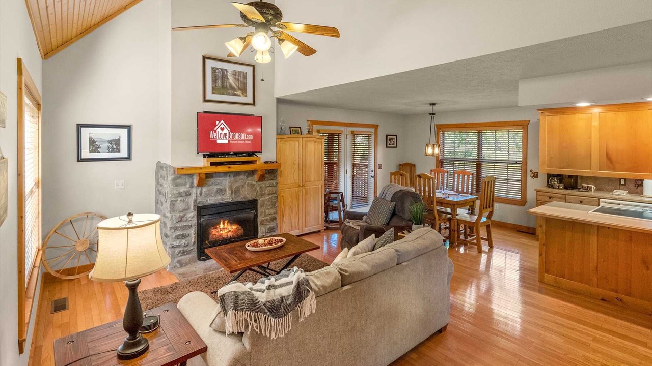Photo of Livingroom in Reeds Spring
