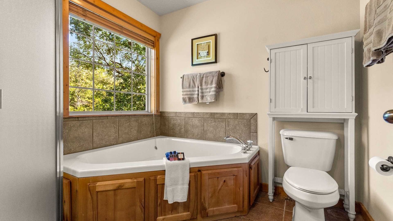 Photo of Bathroom in Reeds Spring