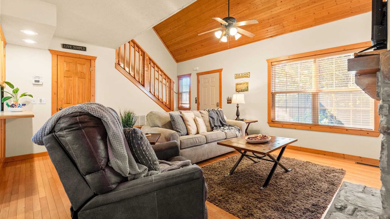 Photo of Livingroom in Reeds Spring