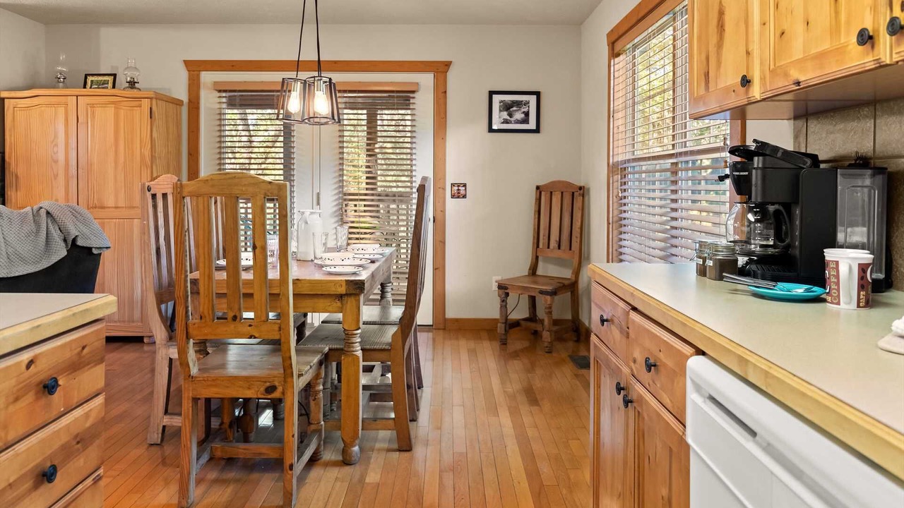 Photo of Kitchen in Reeds Spring