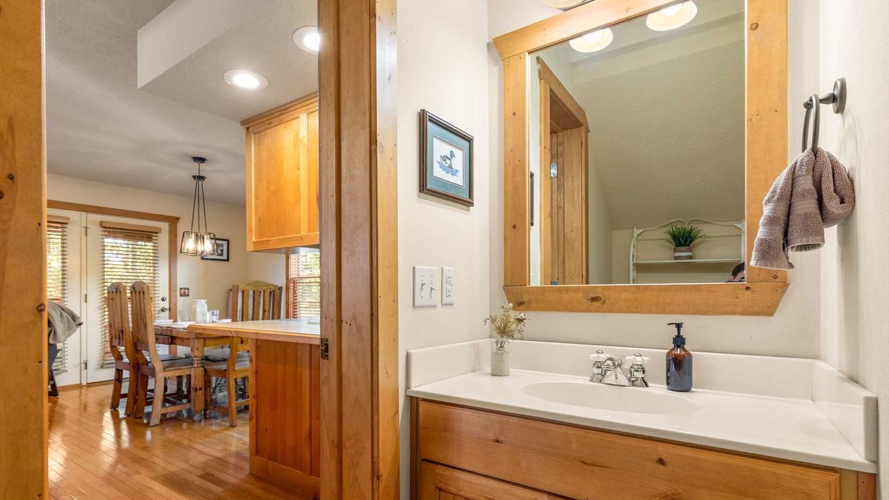 Photo of Bathroom in Reeds Spring