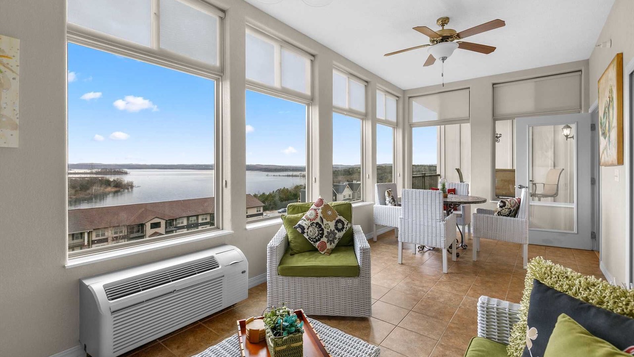 Photo of Livingroom in Table Rock