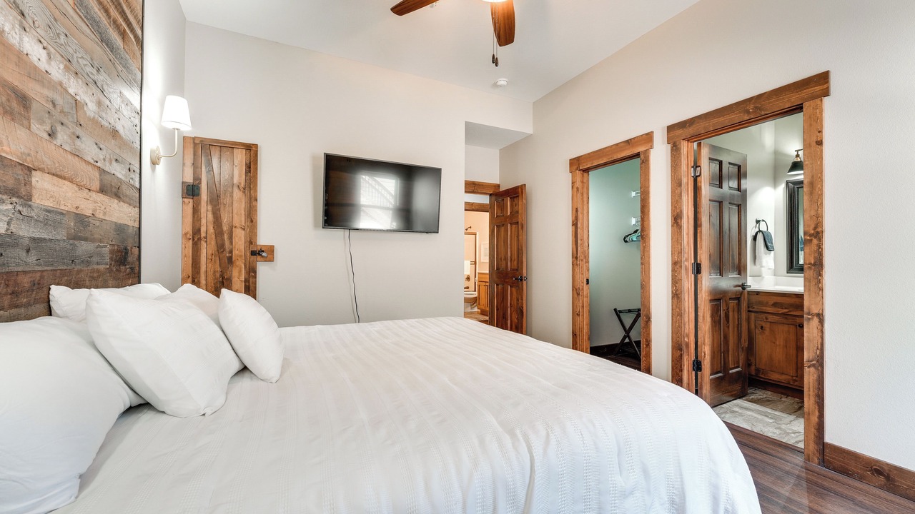 Photo of Bedroom in Lampe