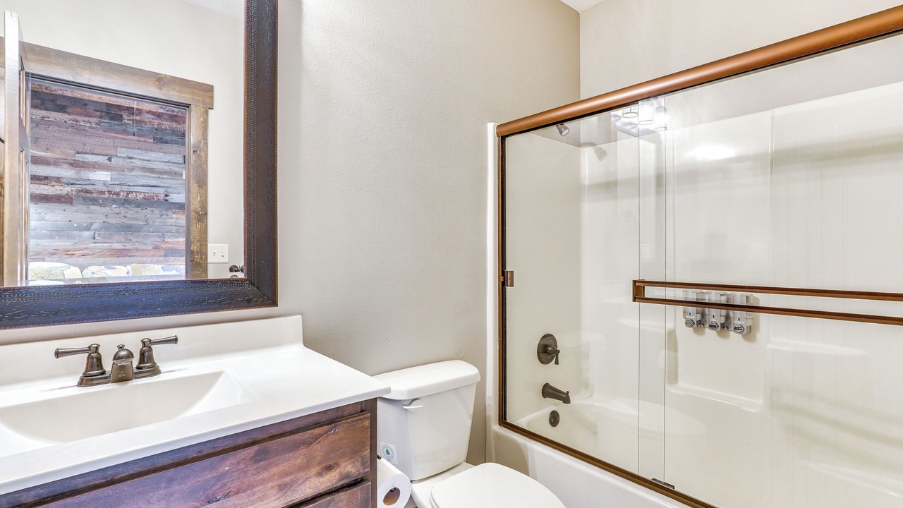 Photo of Bathroom in Lampe