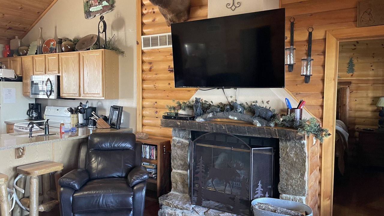Photo of Livingroom in Notch Estates