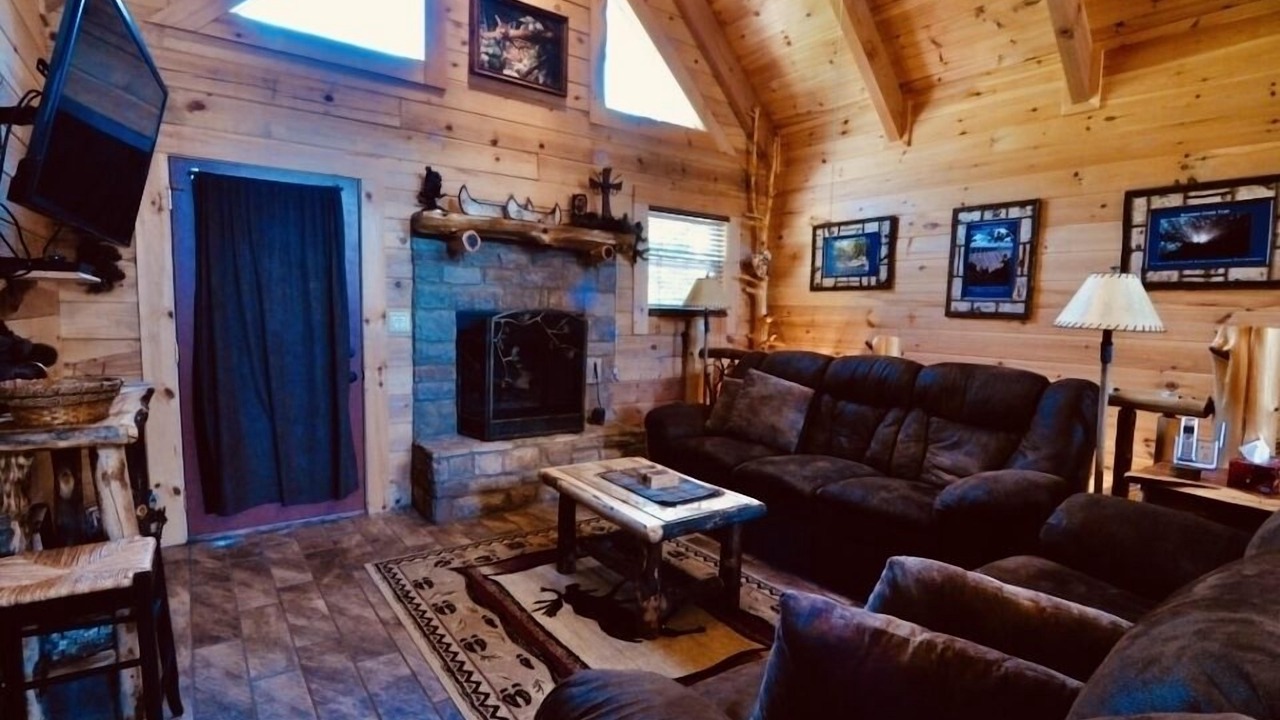 Photo of Bedroom in Branson Cedars