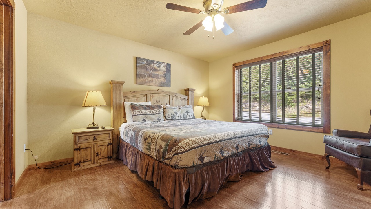 Photo of Bedroom in Reeds Spring