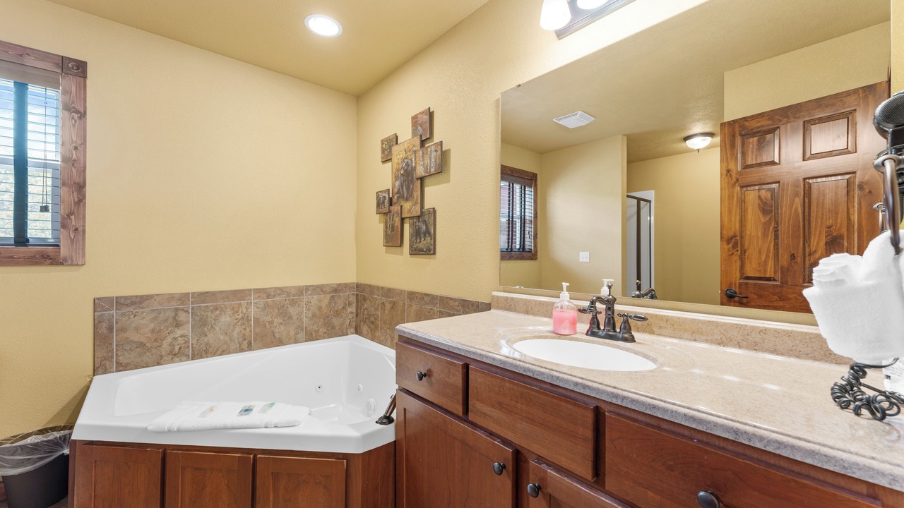Photo of Bathroom in Reeds Spring