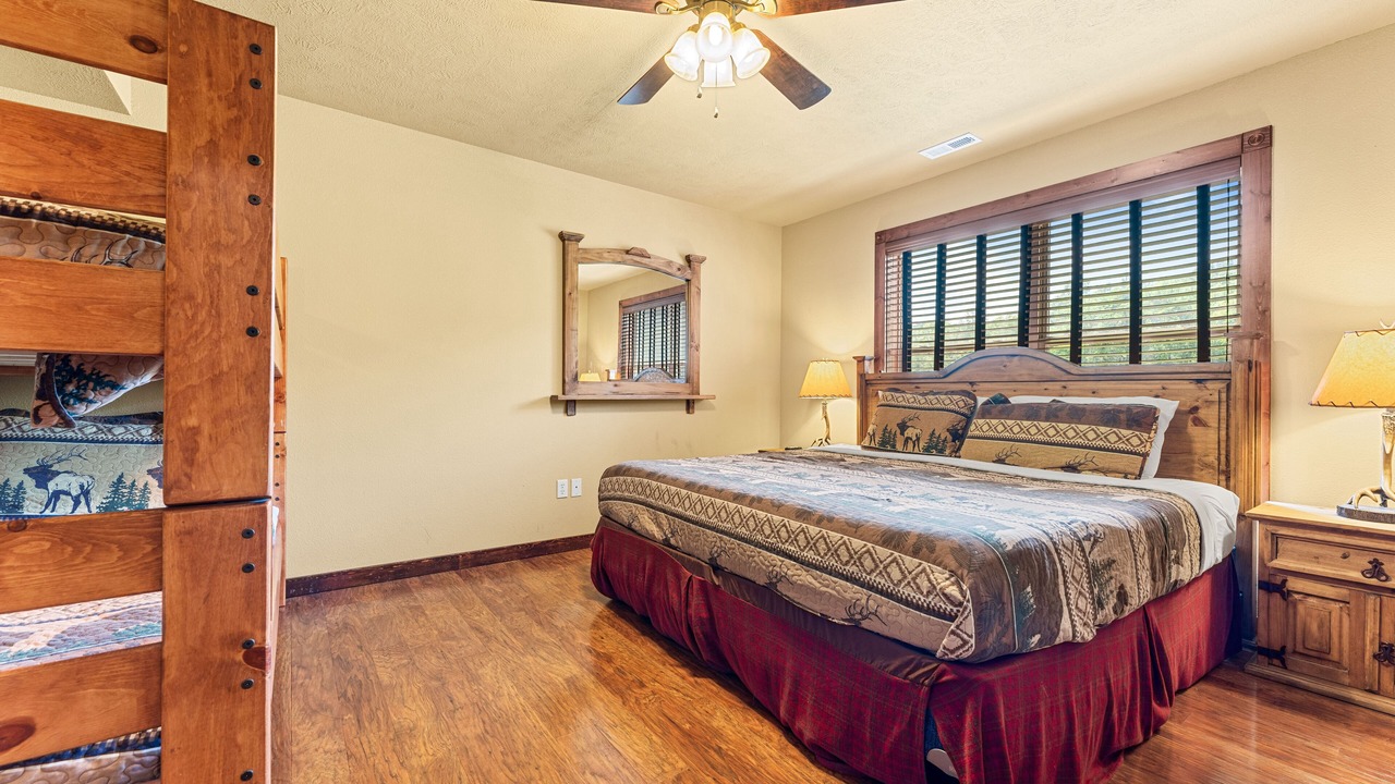 Photo of Bedroom in Reeds Spring