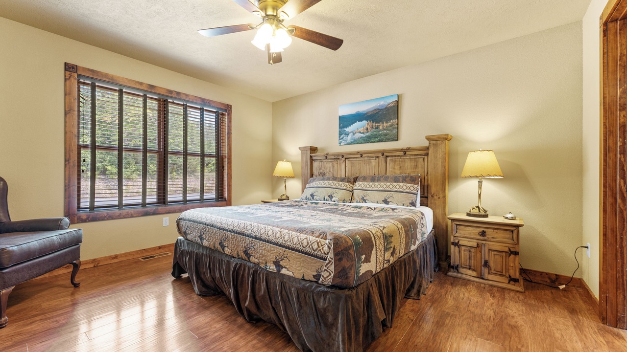 Photo of Bedroom in Reeds Spring
