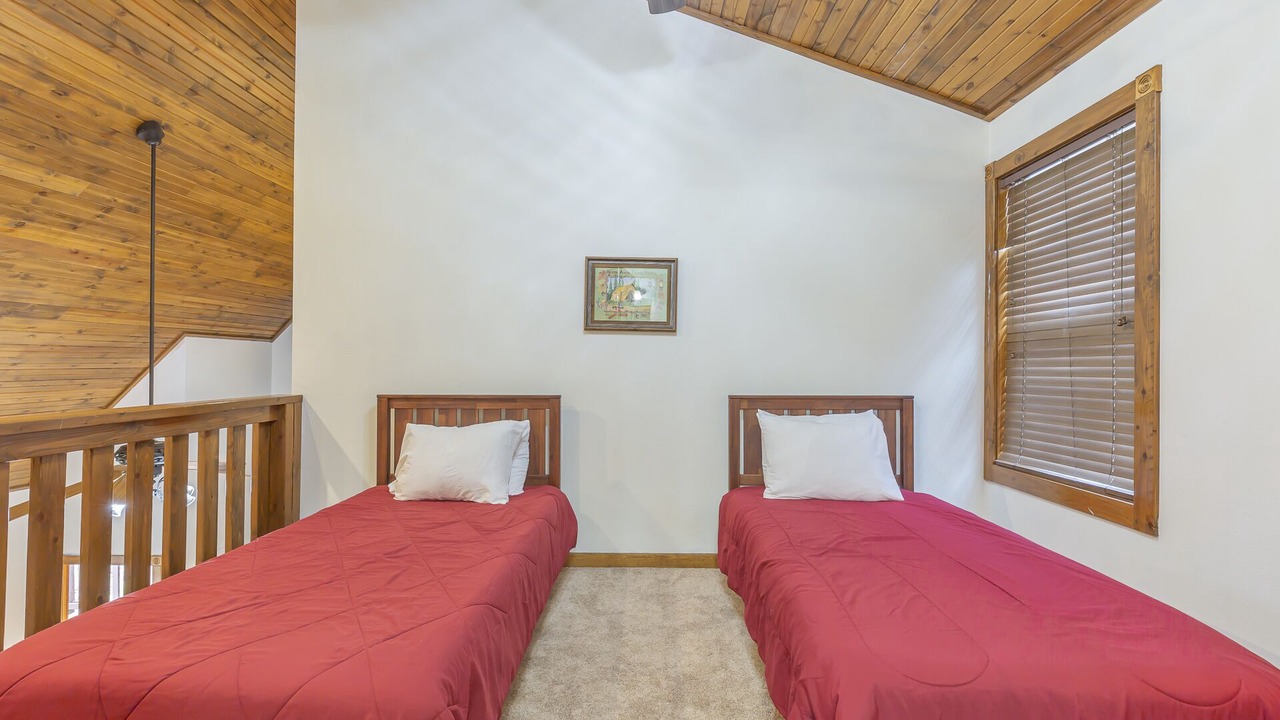 Photo of Bedroom in Reeds Spring