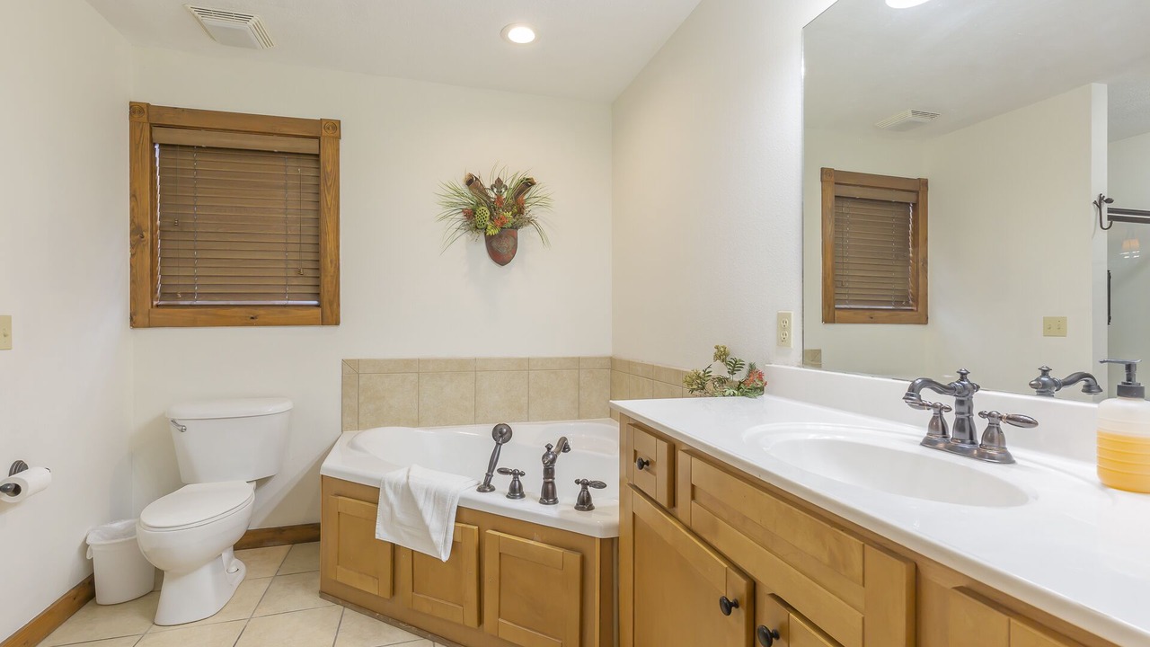 Photo of Bathroom in Reeds Spring