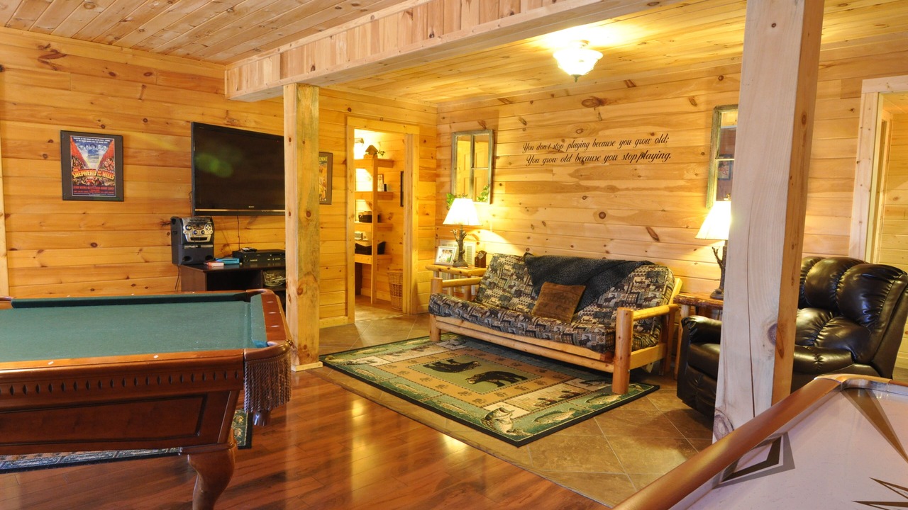 Photo of Bedroom in Branson Cedars