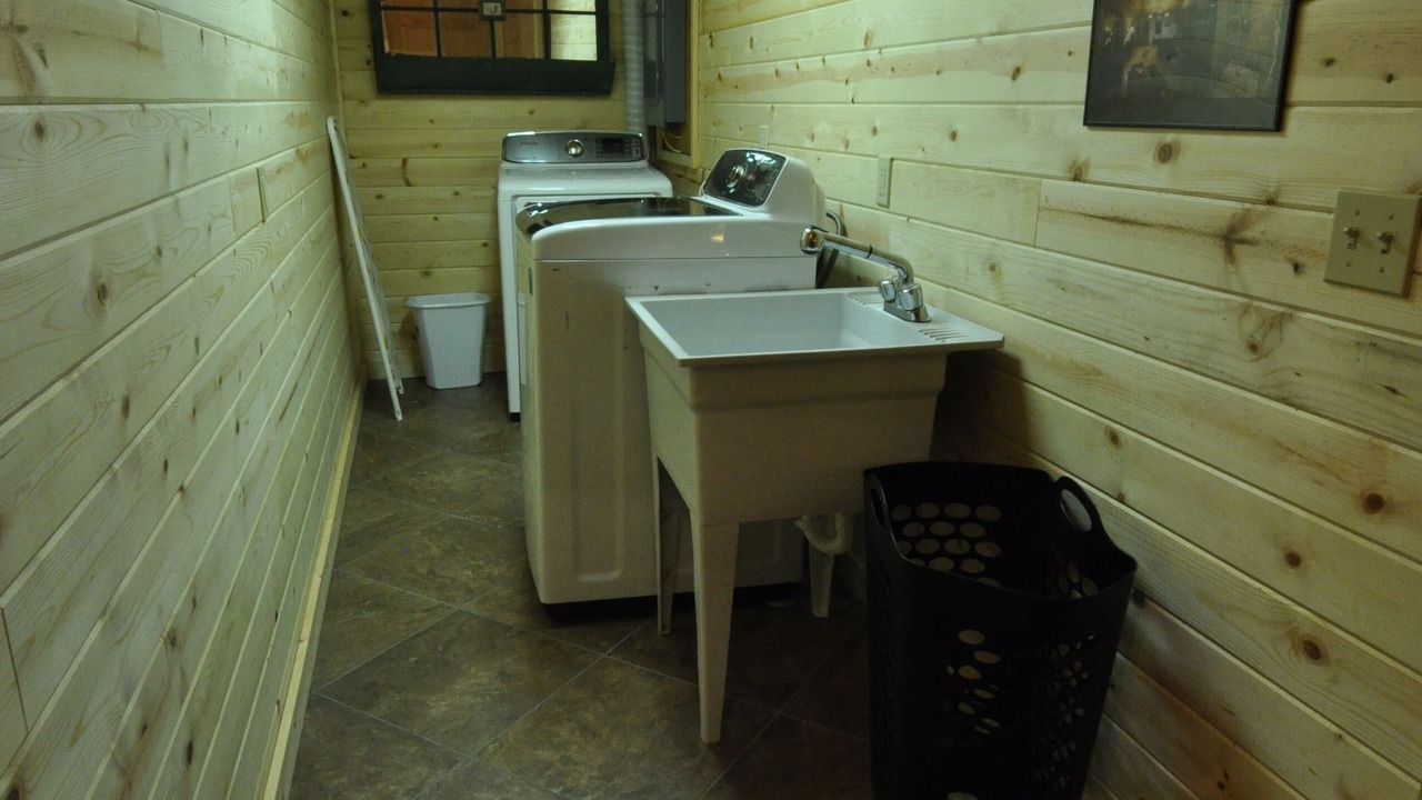 Photo of Bedroom in Branson Cedars