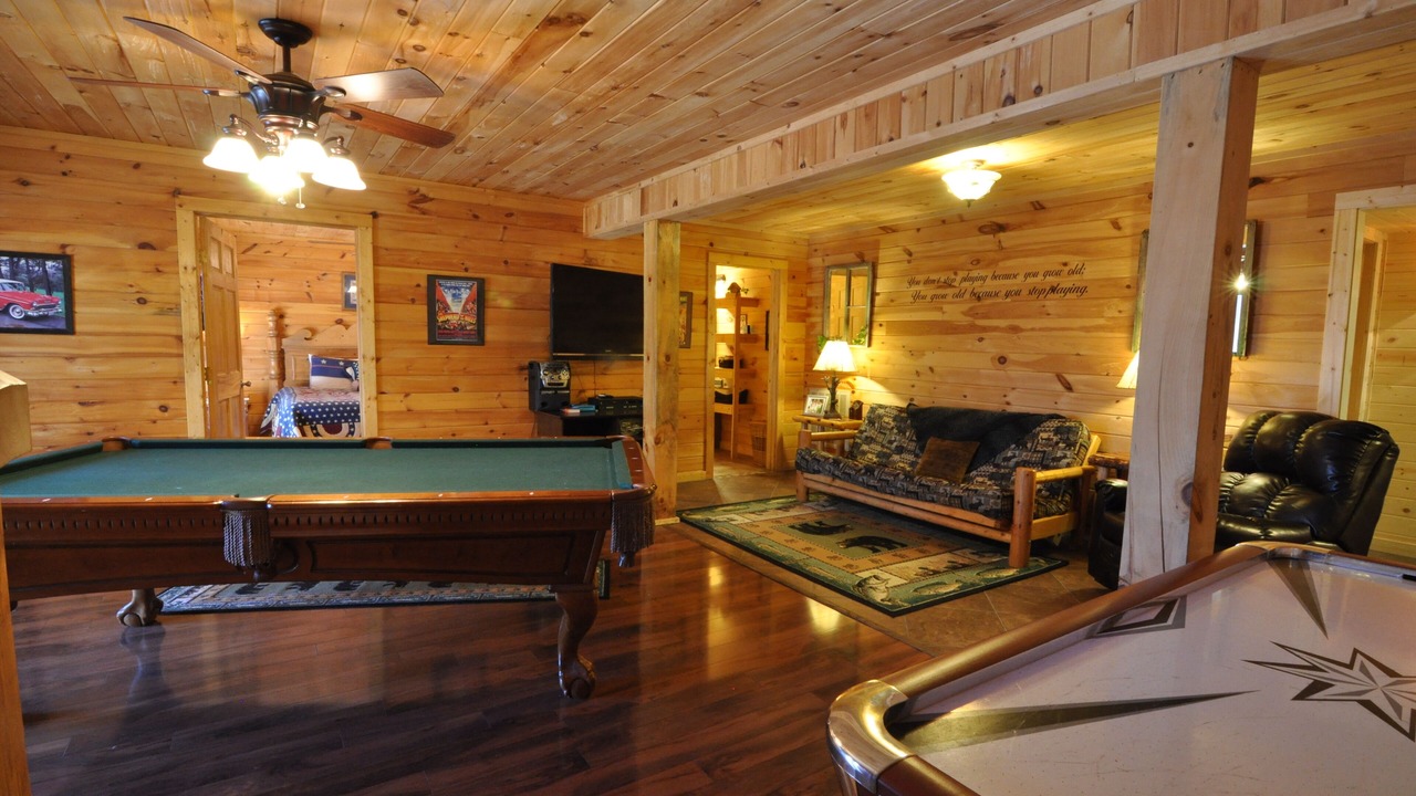 Photo of Bedroom in Branson Cedars
