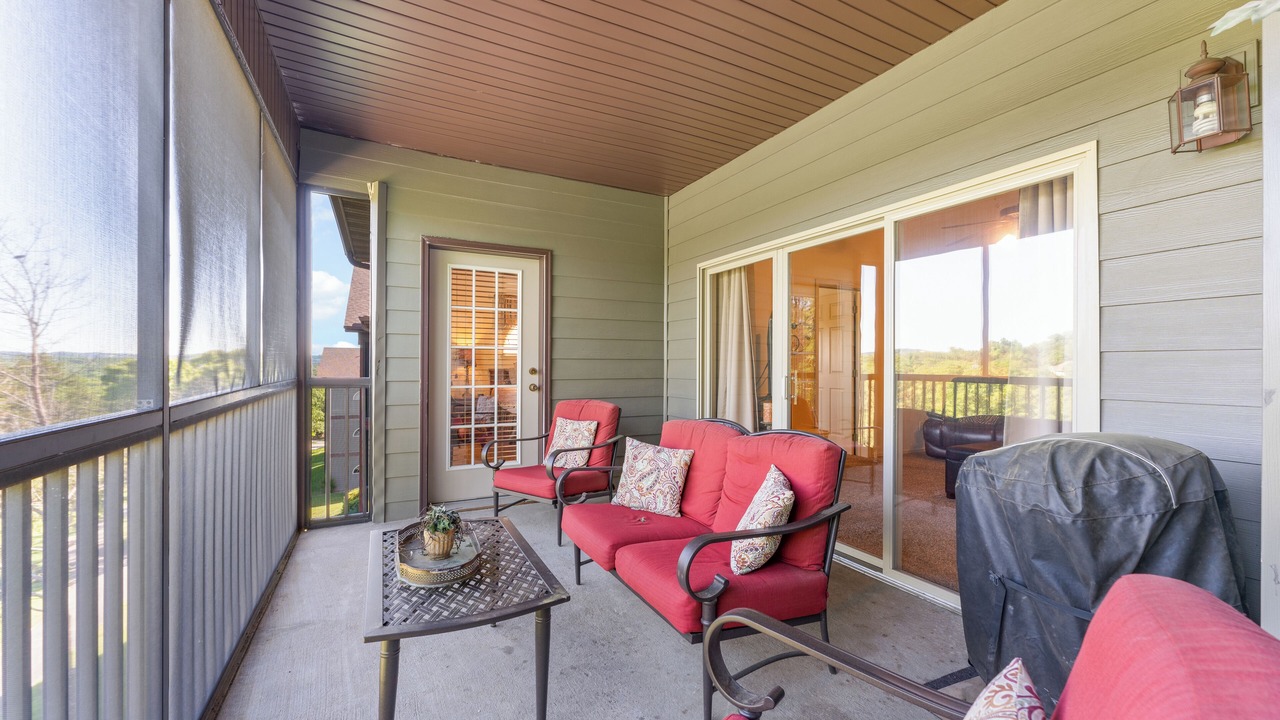 Photo of Patio Balcony in Branson West