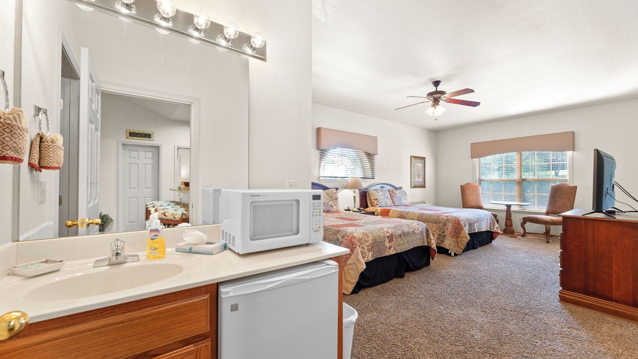 Photo of Bedroom in Branson West