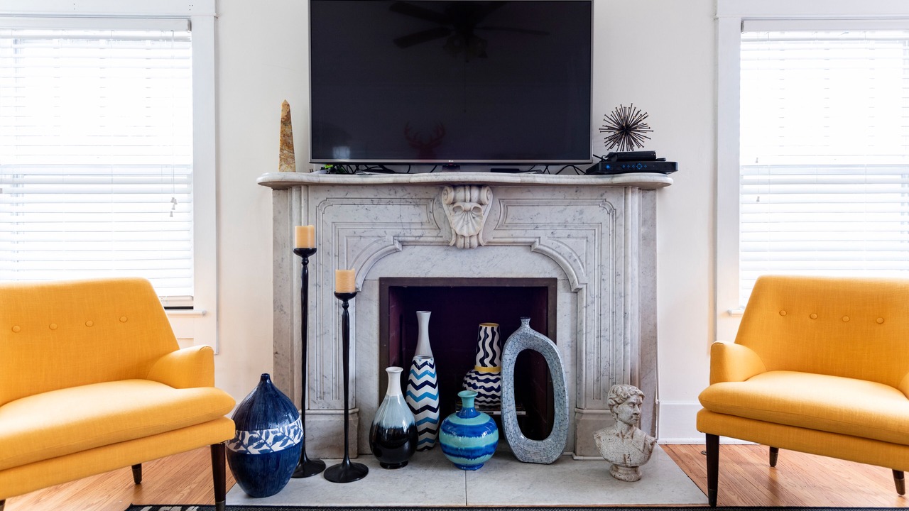 Photo of Livingroom in Cherokee Triangle