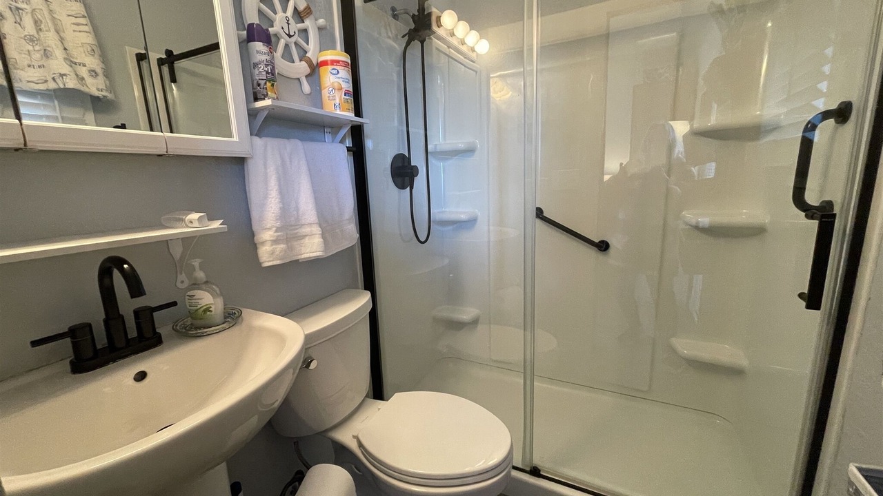 Photo of Bathroom in Hatteras