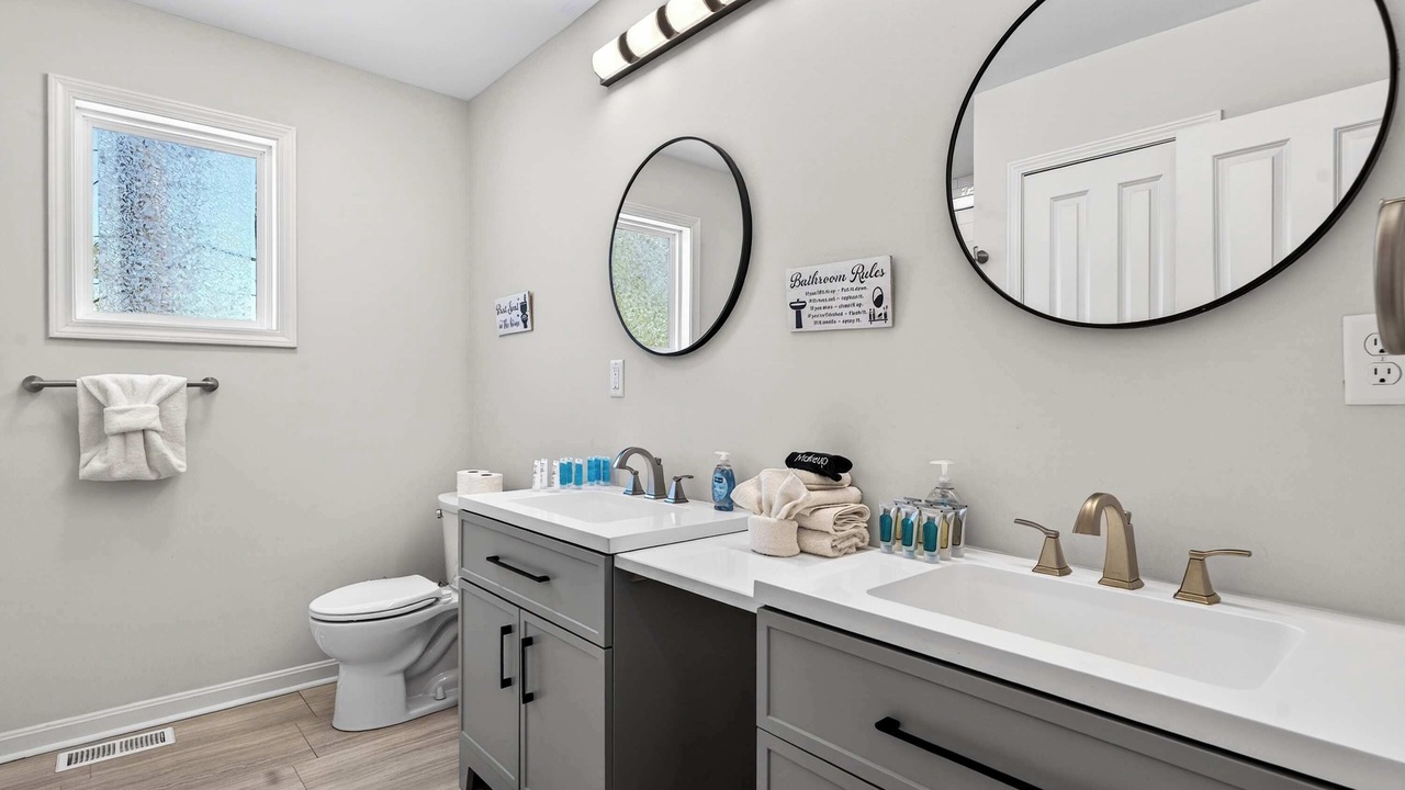 Photo of Bathroom in Shelby Park