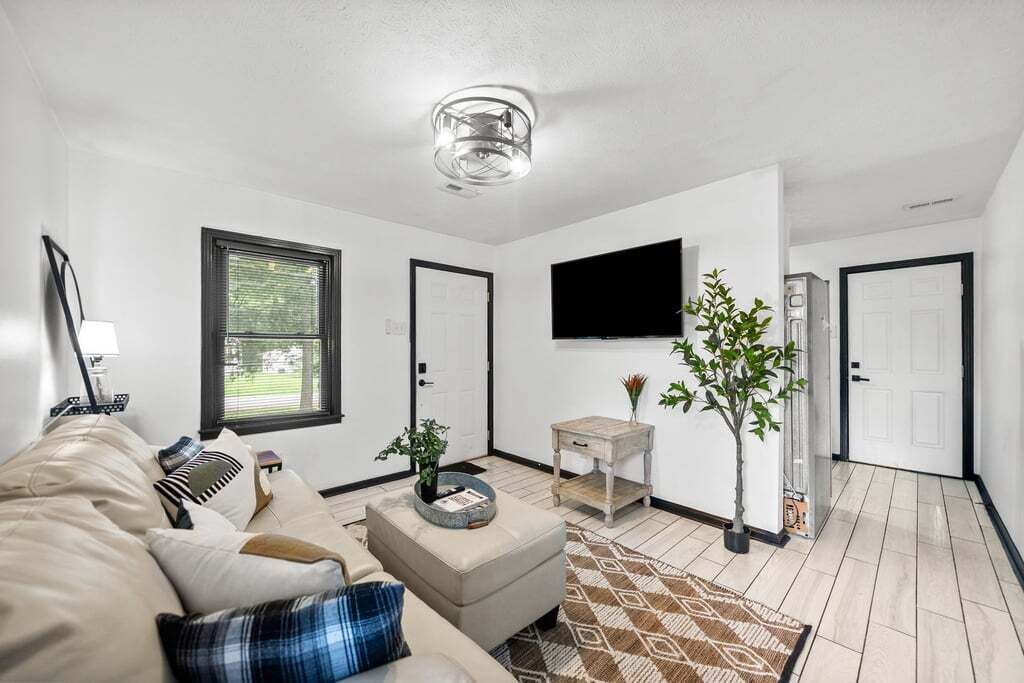 Photo of Livingroom in Clarksville