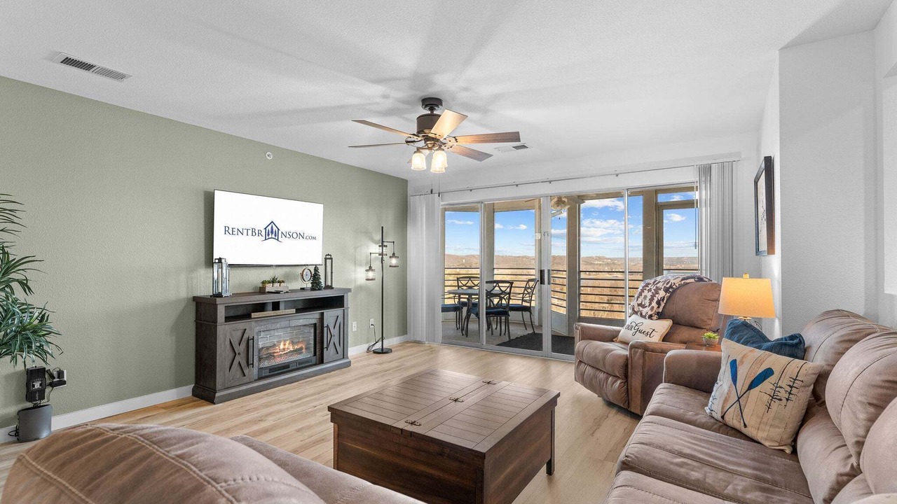 Photo of Livingroom in Kimberling City