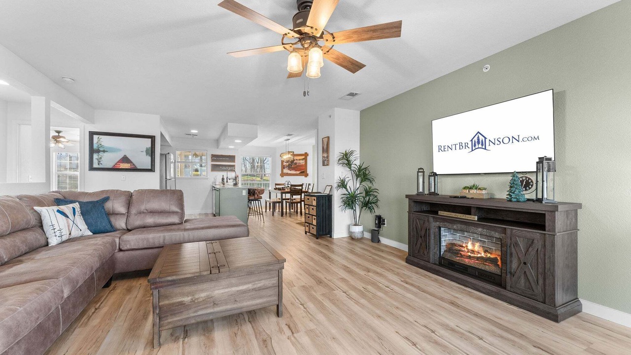 Photo of Livingroom in Kimberling City