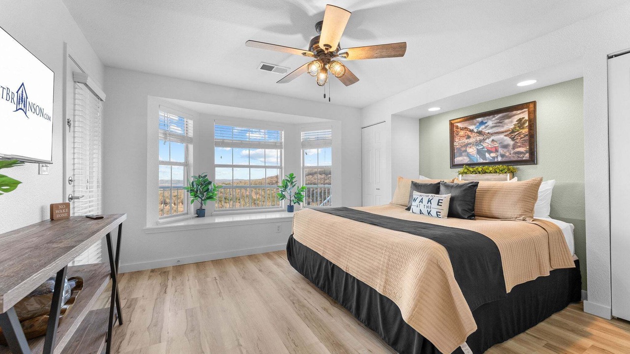 Photo of Bedroom in Kimberling City