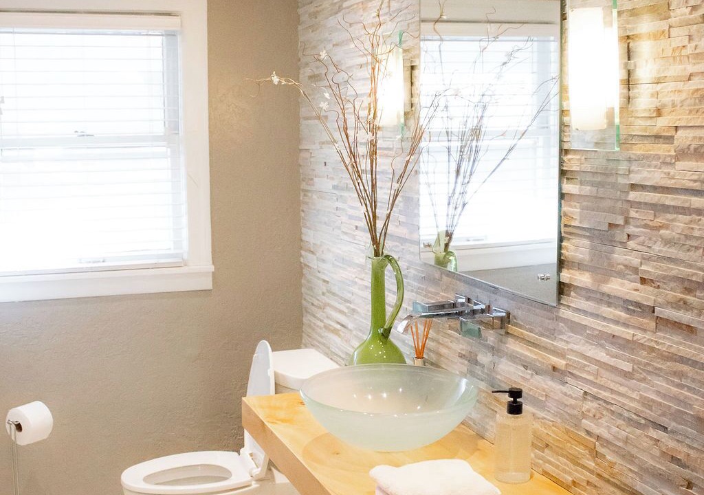 Photo of Bathroom in Pampa